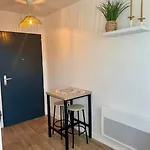 Cosy 아파트 *